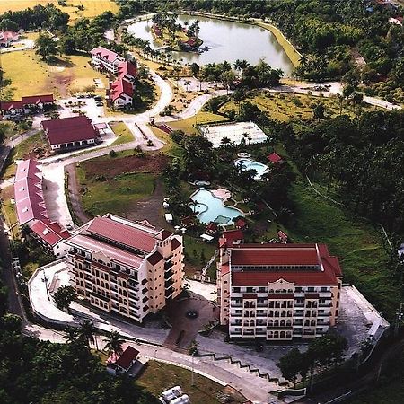 Hotel Graceland Estates And Country Club Lucena Exterior foto