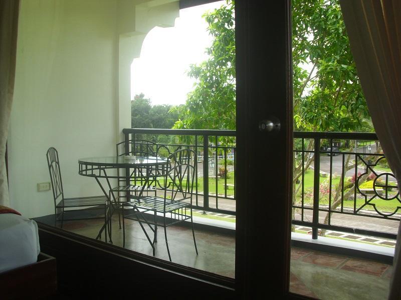Hotel Graceland Estates And Country Club Lucena Exterior foto
